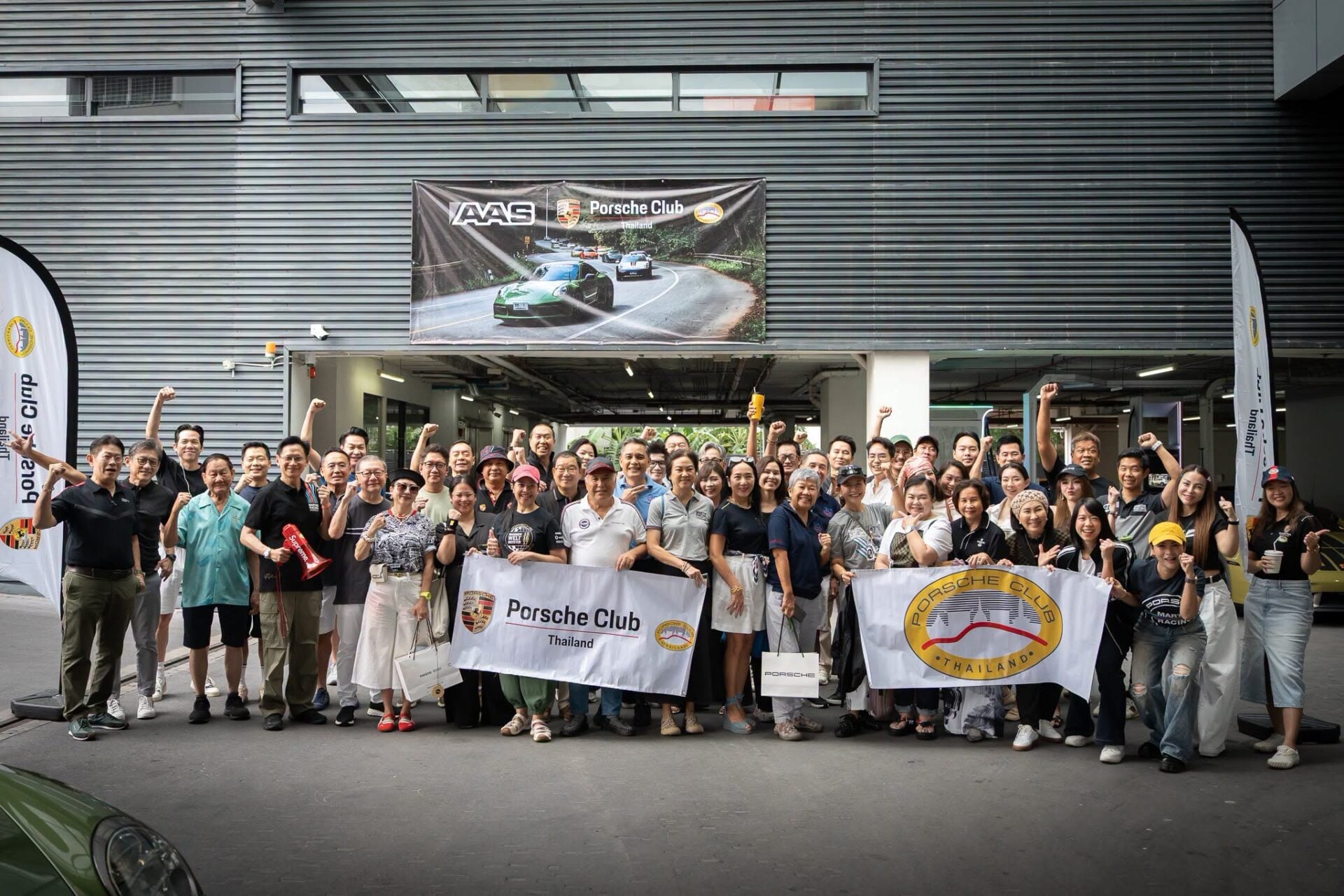01_Porsche Club Thailand