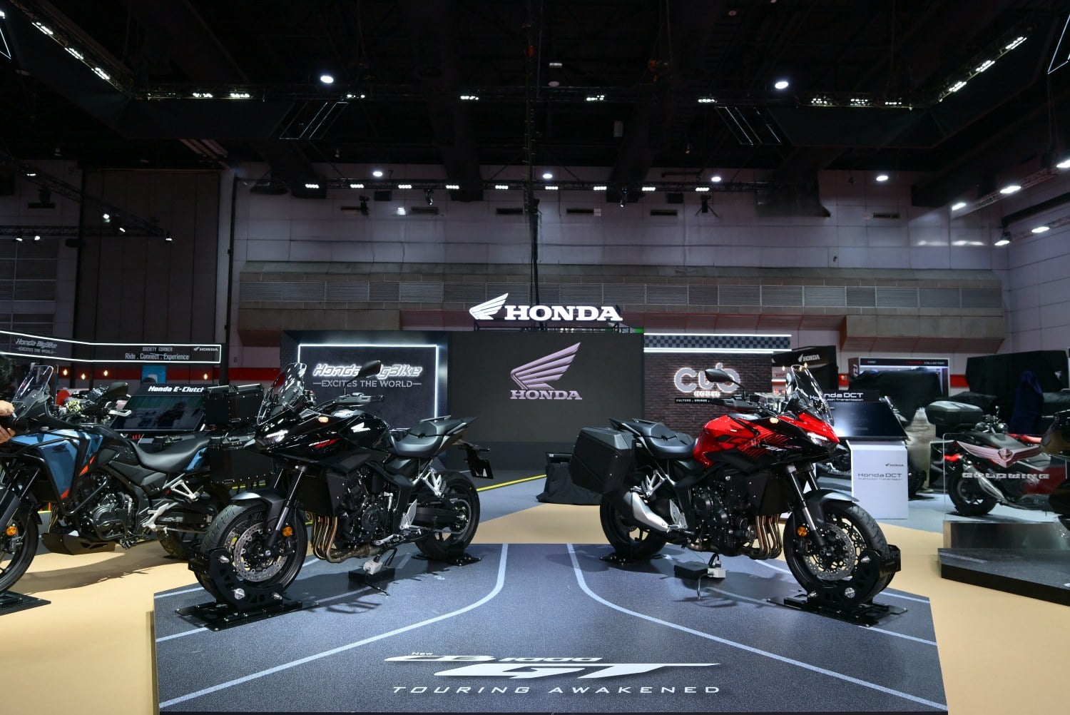 03 Big Motor Sale 2026-Event Ambient 01