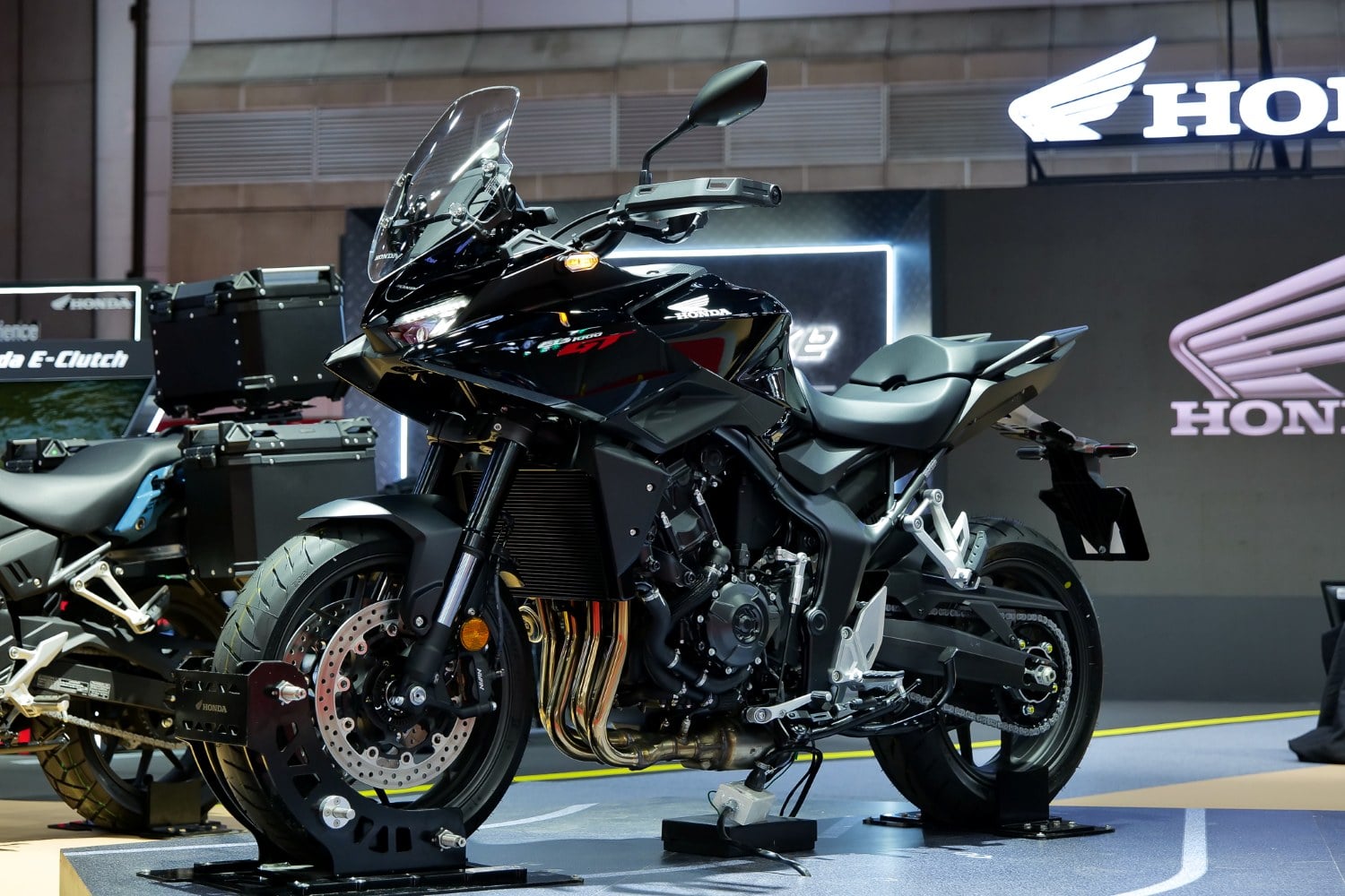 05 Big Motor Sale 2026-Event Ambient 02