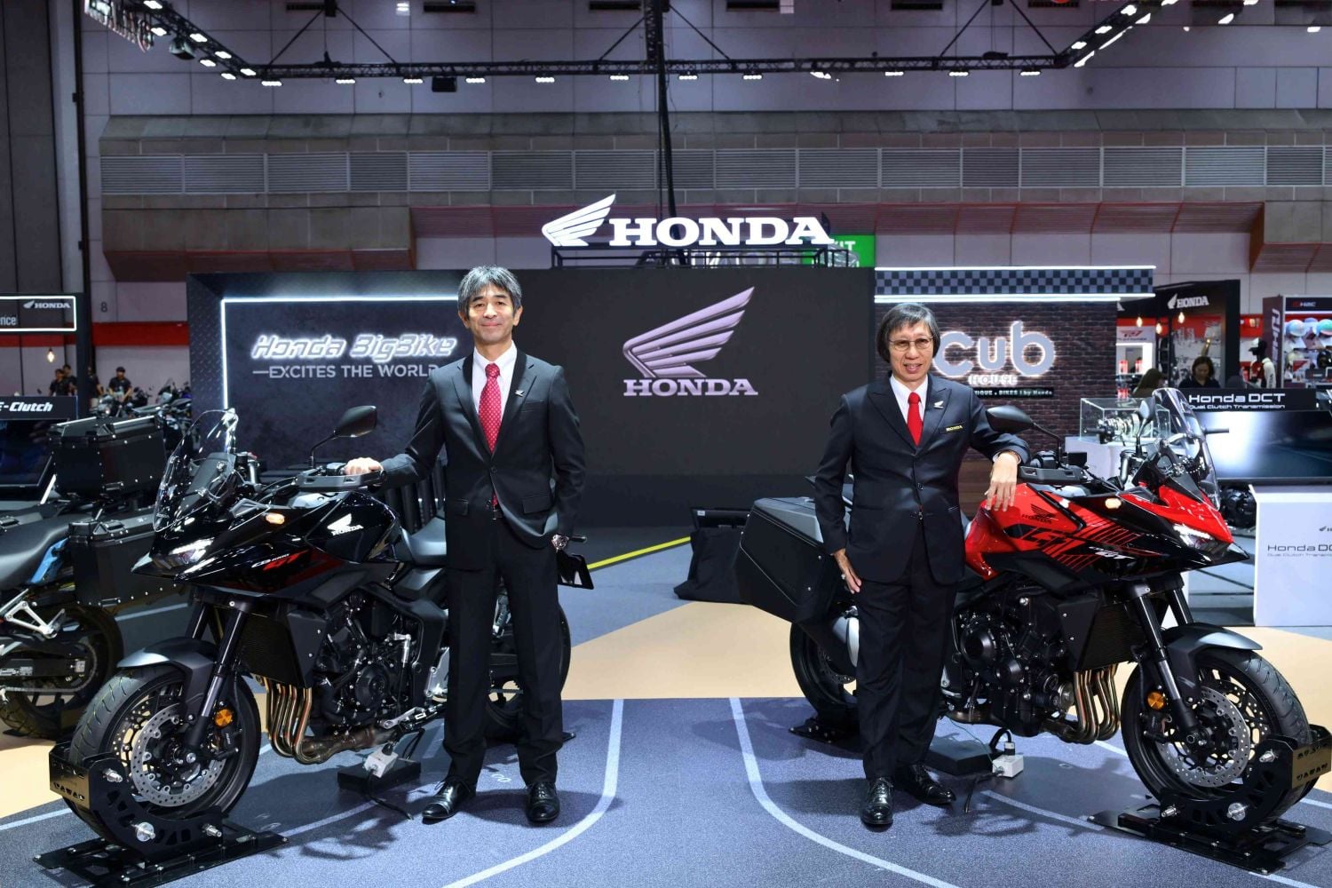 09 Big Motor Sale 2026-Event Ambient