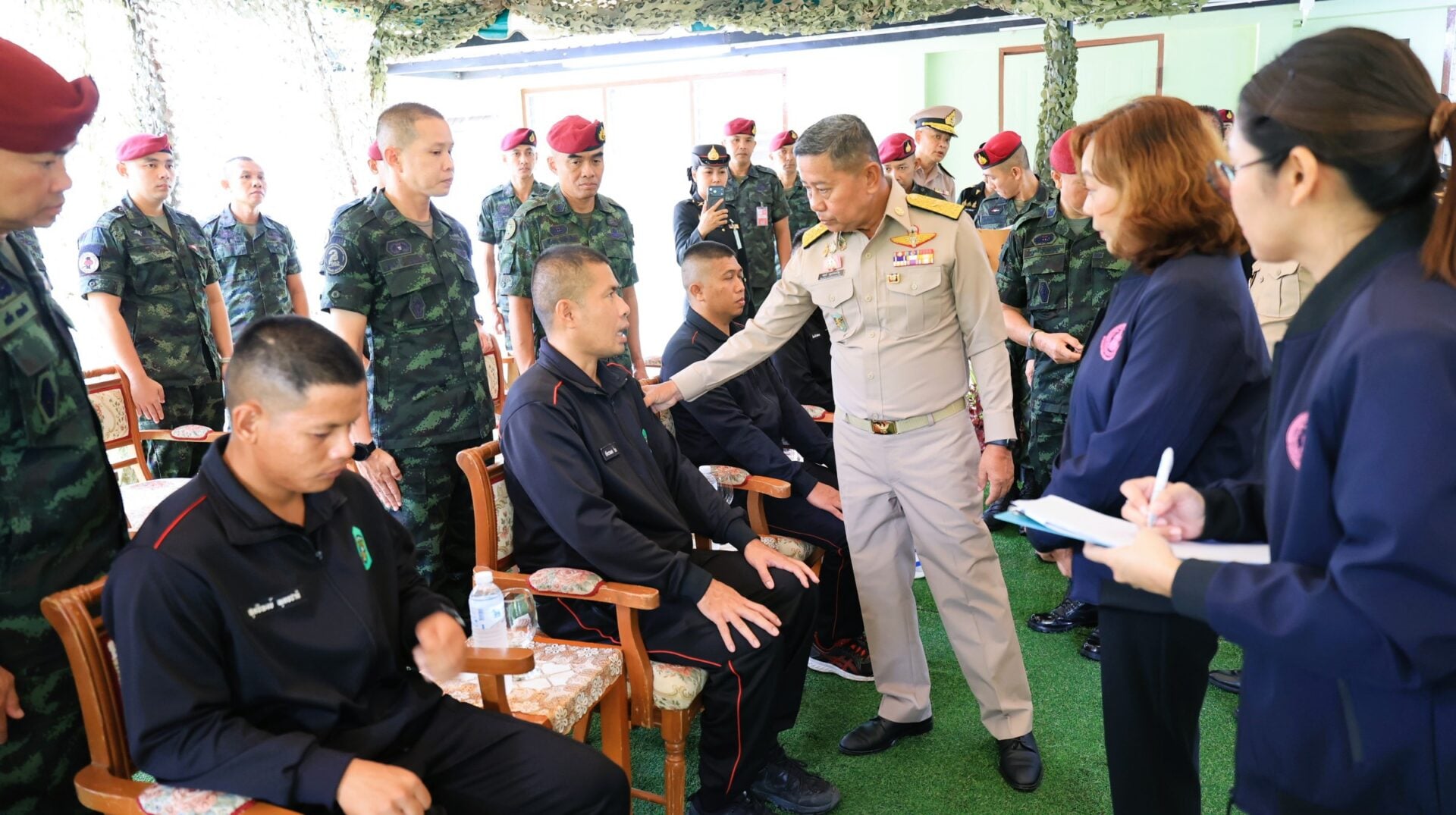 พลโท อดุลย์ บุญธรรมเจริญ รัฐมนตรีว่าการกระทรวงกลาโหม พลโท อดุลย์ บุญธรรมเจริญ รัฐมนตรีว่าการกระทรวงกลาโหม