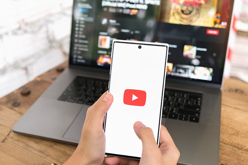 YouTube YouTube