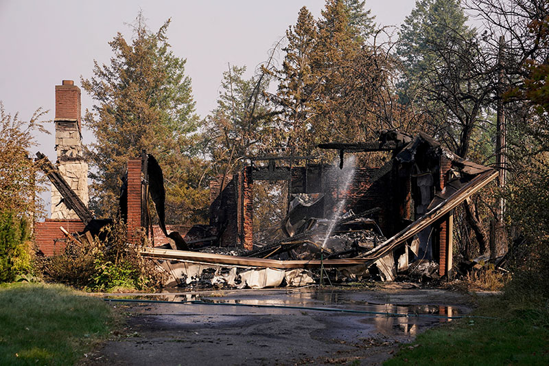 2026-08-03T165338Z_383239370_RC24RMABSX21_RTRMADP_3_USA-WILDFIRES-WASHINGTON