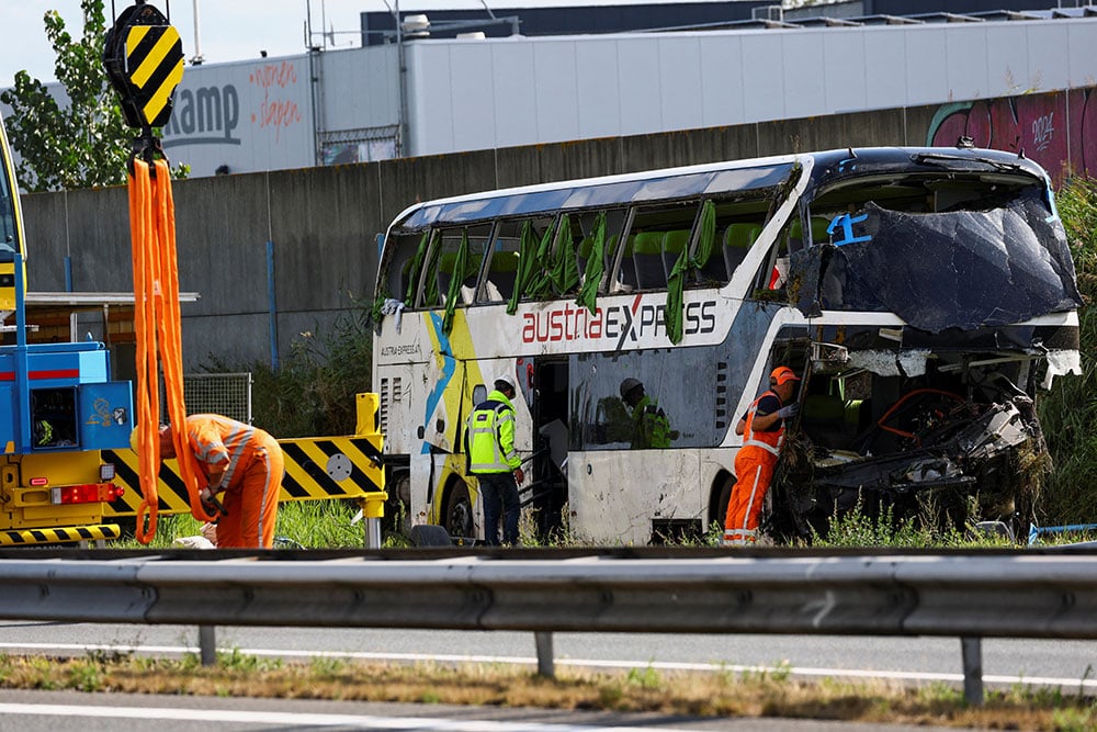 2026-08-24T093618Z_306713787_RC2X4NAADZDS_RTRMADP_3_NETHERLANDS-ACCIDENT