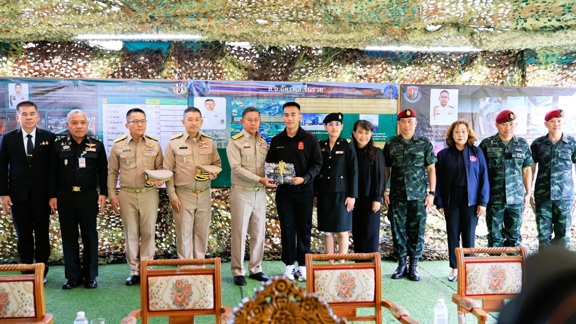 พลโท อดุลย์ บุญธรรมเจริญ รัฐมนตรีว่าการกระทรวงกลาโหม พลโท อดุลย์ บุญธรรมเจริญ รัฐมนตรีว่าการกระทรวงกลาโหม