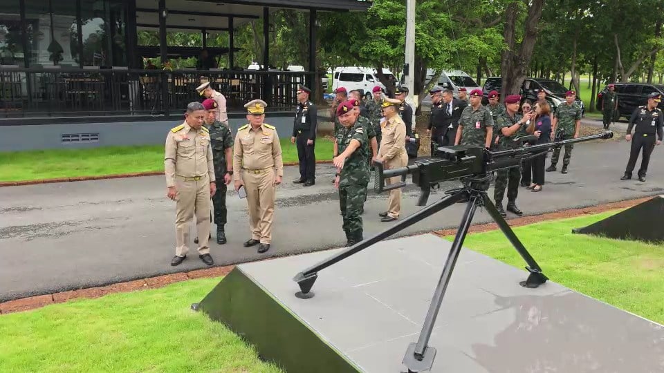 พลโท อดุลย์ บุญธรรมเจริญ รัฐมนตรีว่าการกระทรวงกลาโหม พลโท อดุลย์ บุญธรรมเจริญ รัฐมนตรีว่าการกระทรวงกลาโหม