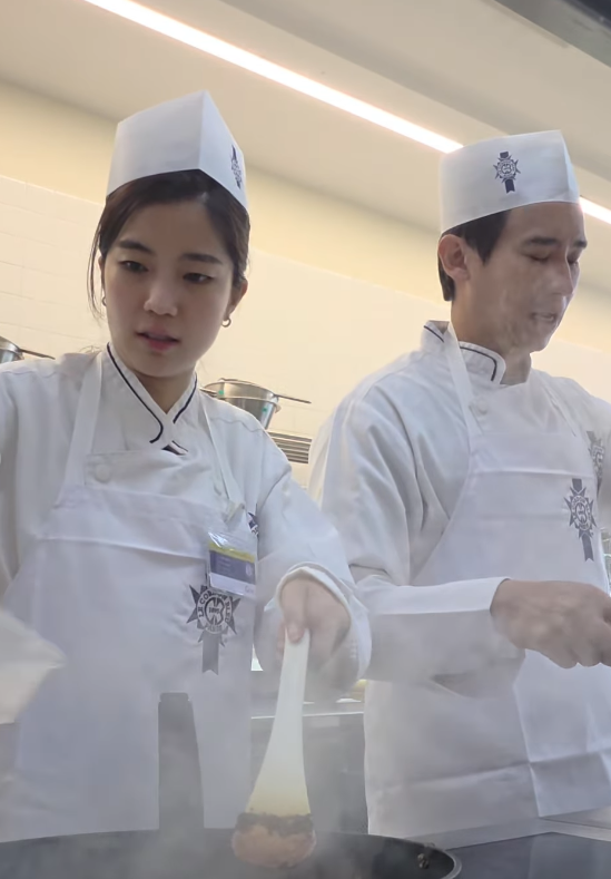 ทิม พิธา-ก้อย อรัชพร-ต่าย ชุติมา