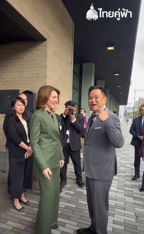 อนุทิน ชาญวีรกูล