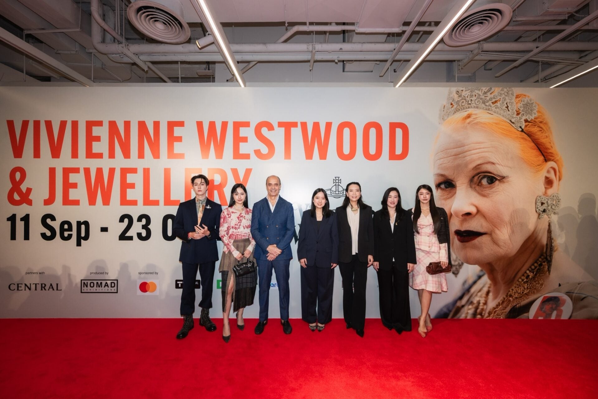 01_Vivienne Westwood & Jewellery Exhibition