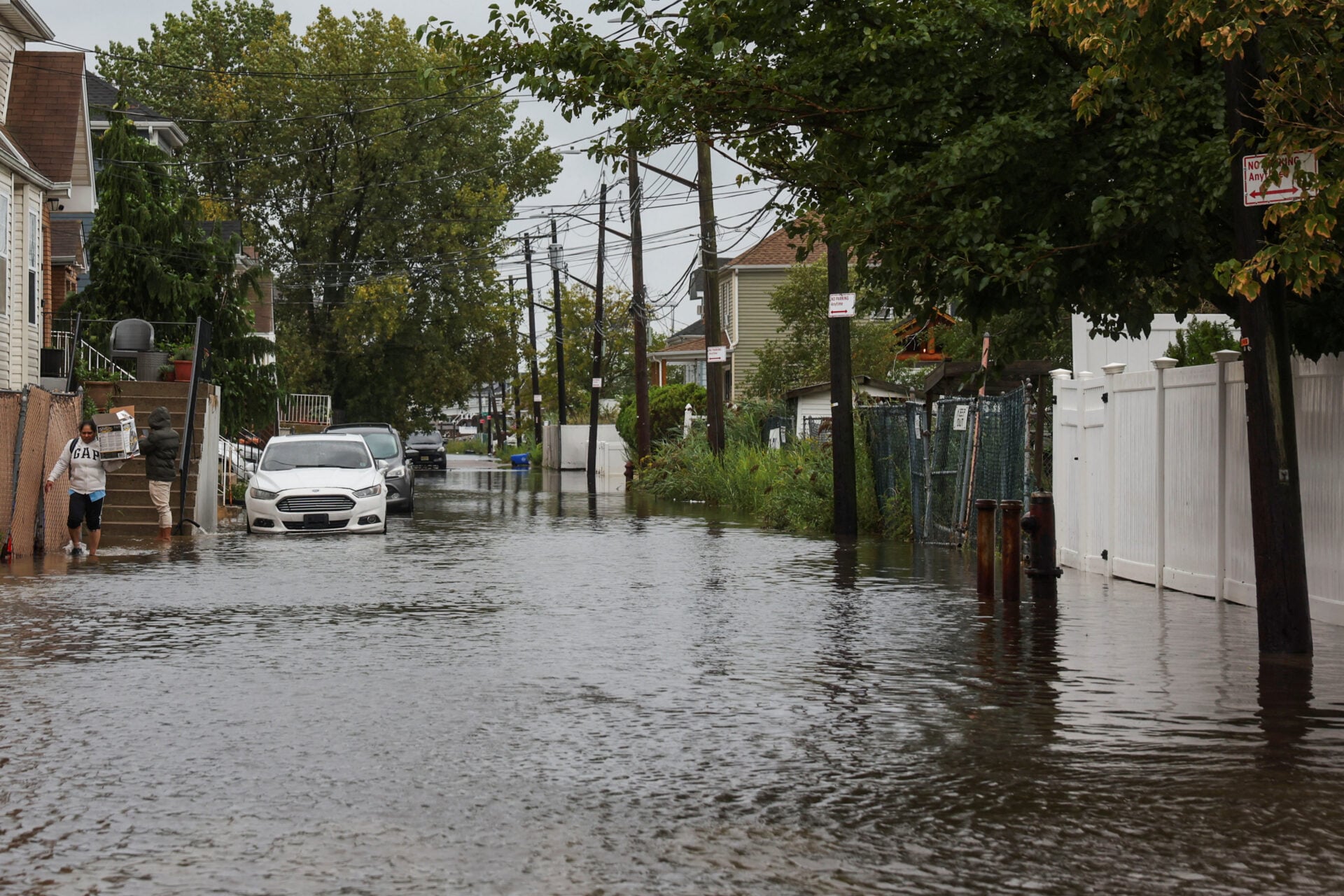 Nor'easter batters US Northeast Coast