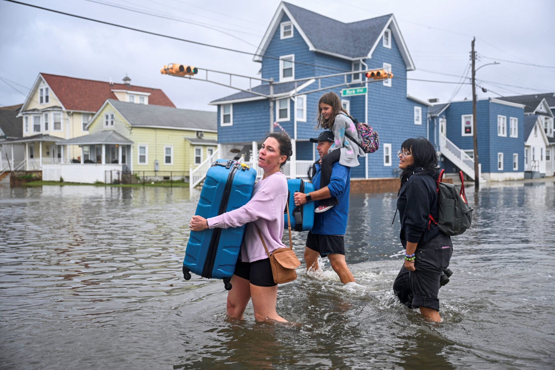 Nor'easter batters U.S. Northeast Coast
