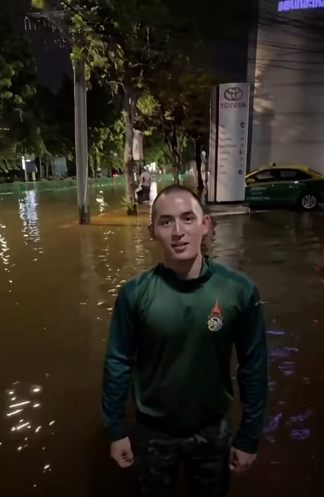 ทหาร