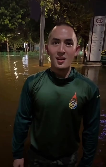 ทหาร