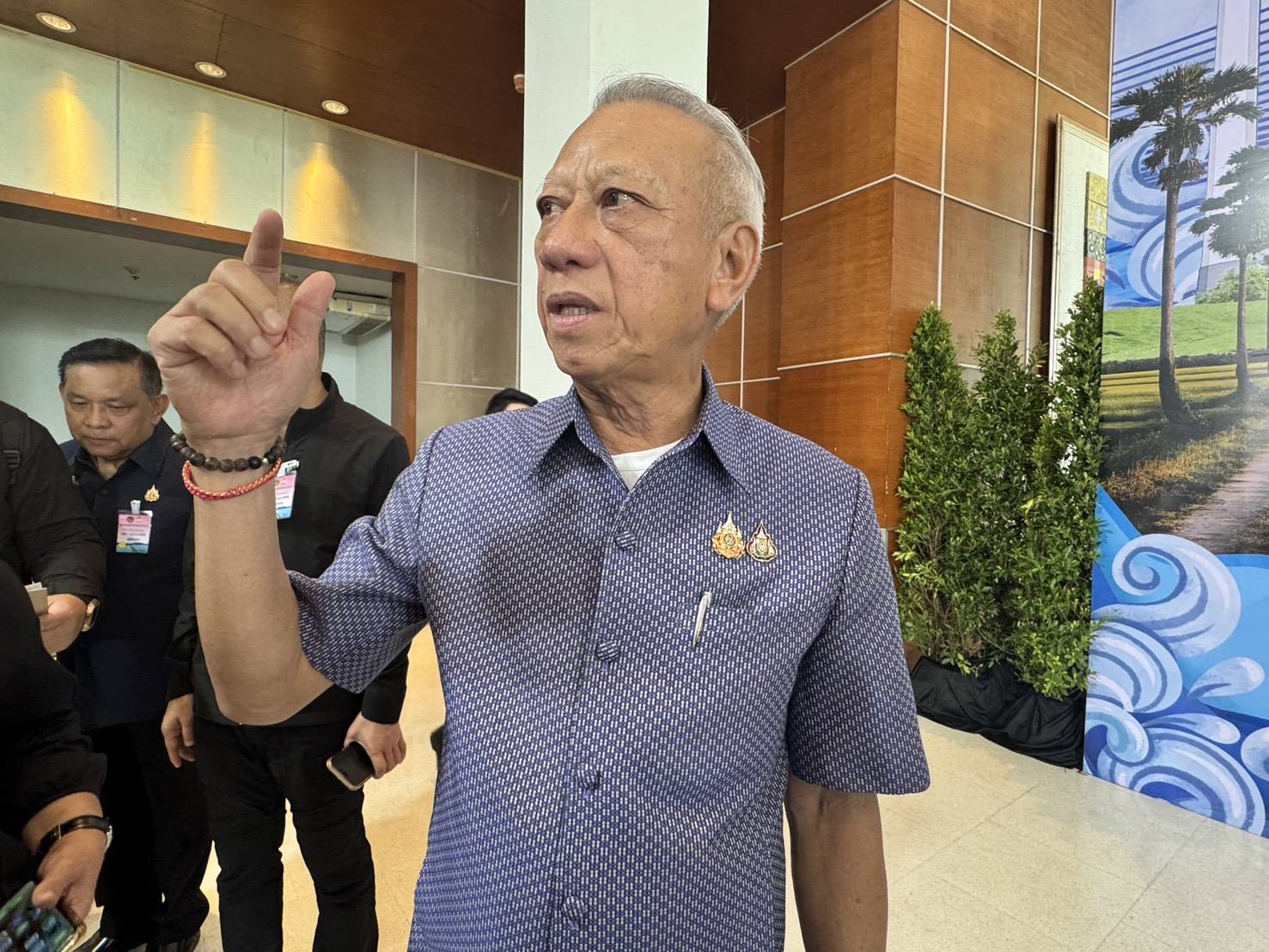 พิพัฒน์ รัชกิจประการ 