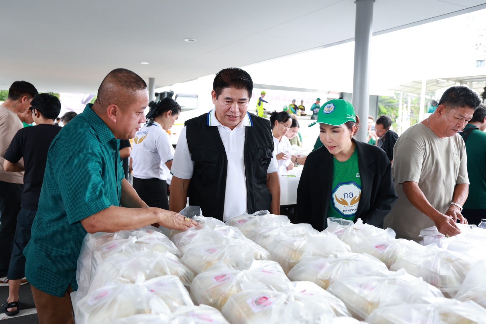 ธรรมนัส พรหมเผ่า ธรรมนัส พรหมเผ่า