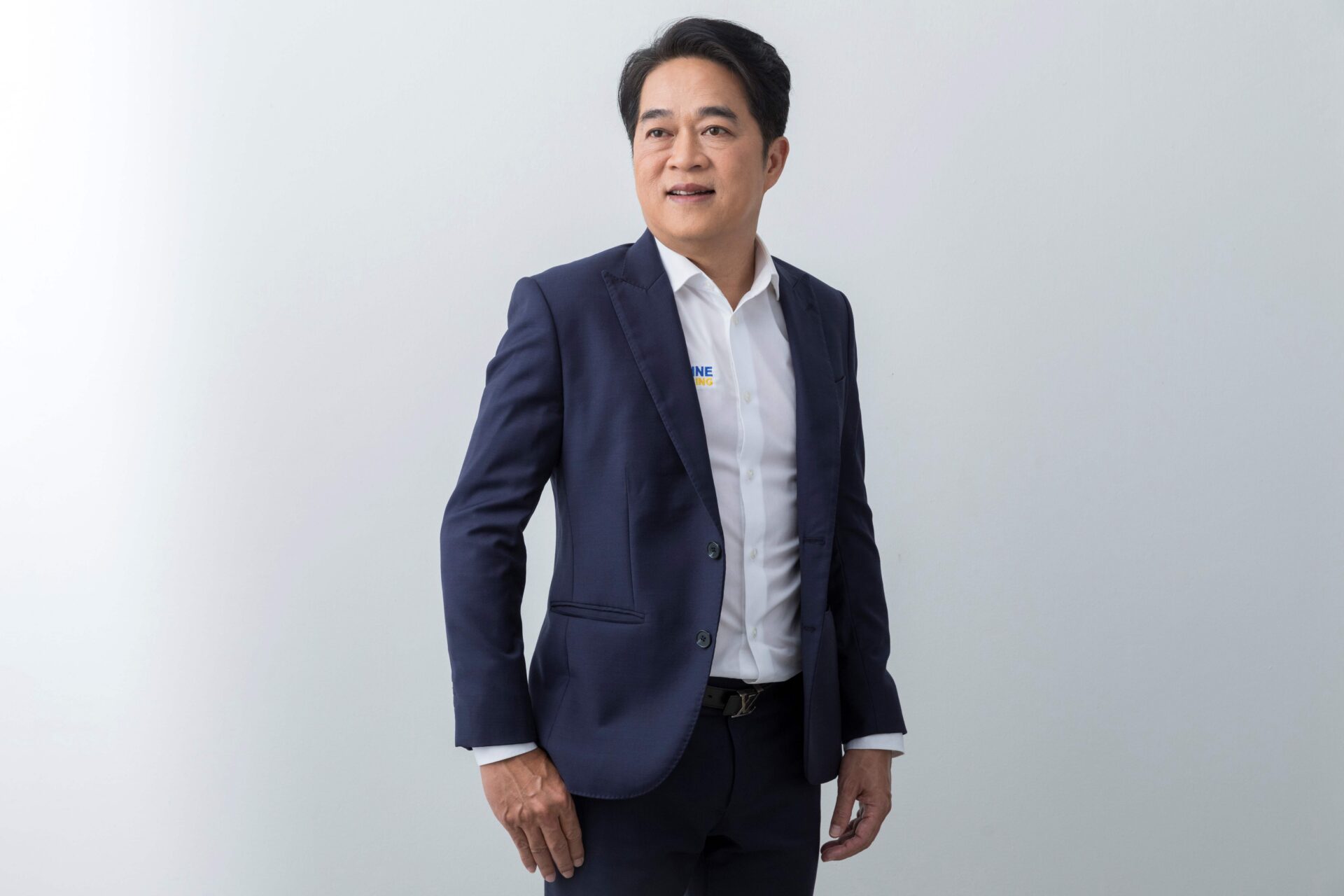 คุณภาณุ โชคอภิรัตน์ CEO FLE