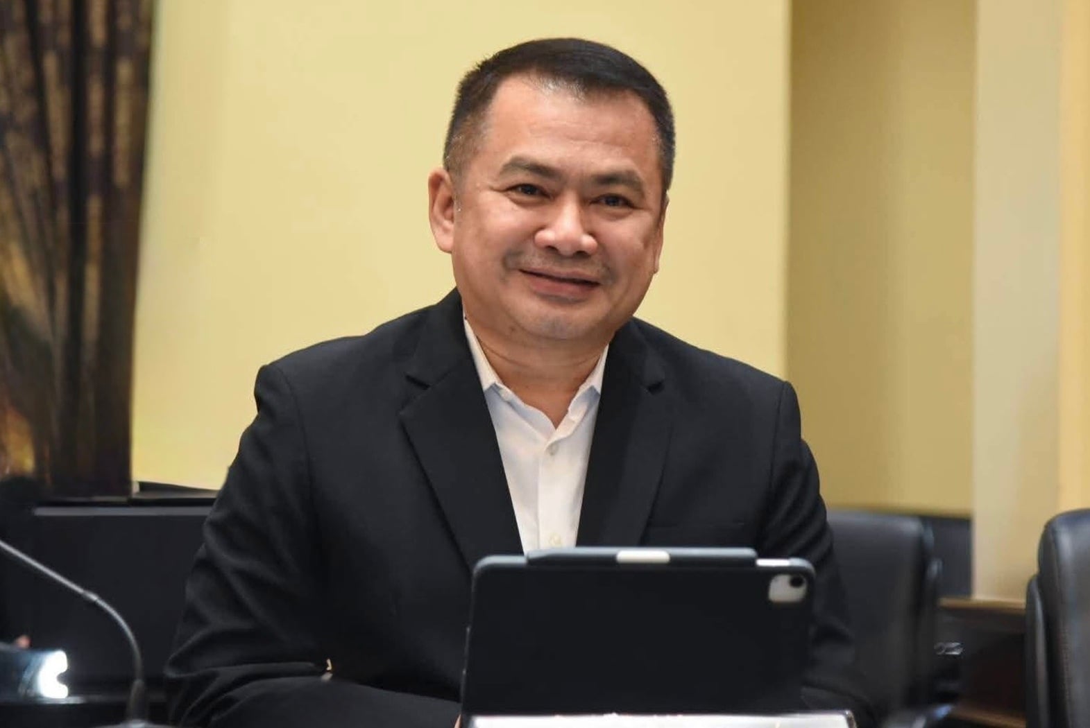 ดร.วรัท พฤกษาทวีกุล