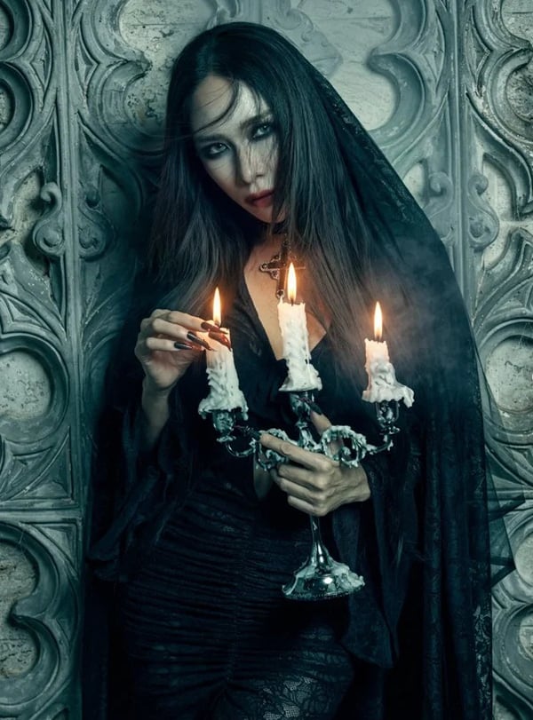 พลอย เฌอมาลย์