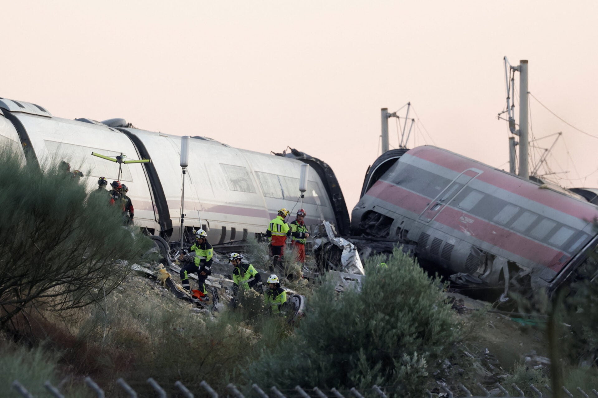 Collision of two high-speed trains between the towns of Mora and Orgaz