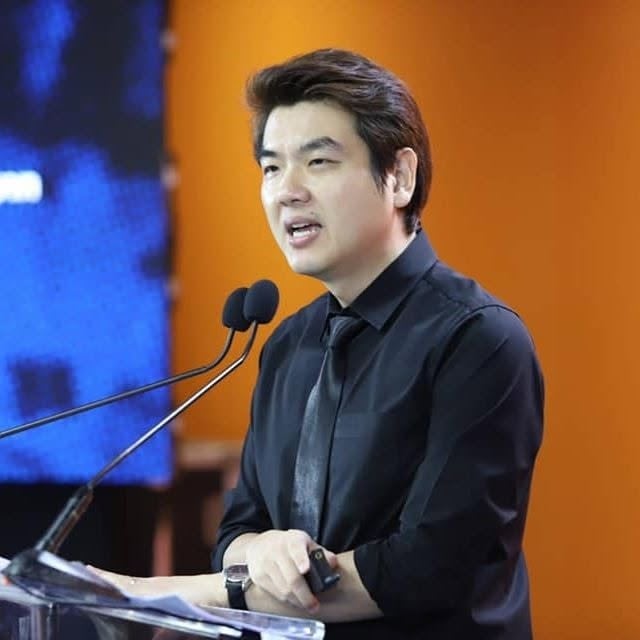 ปิยบุตร แสงกนกกุล ปิยบุตร แสงกนกกุล