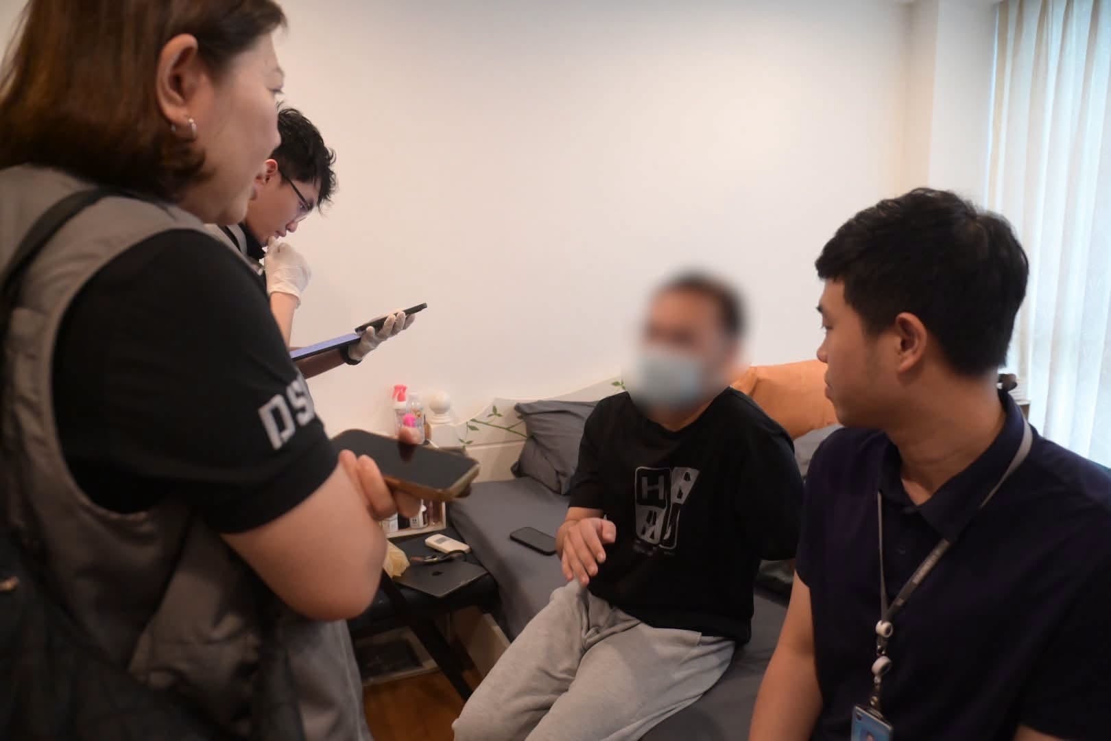 รวบพนักงานโรงแรม รวบพนักงานโรงแรม