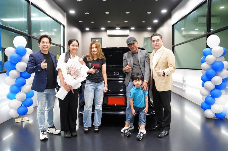 MG - delivery MG MAXUS 9 to Nene in Phuket (1)