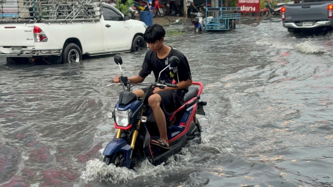น้ำขัง (2)