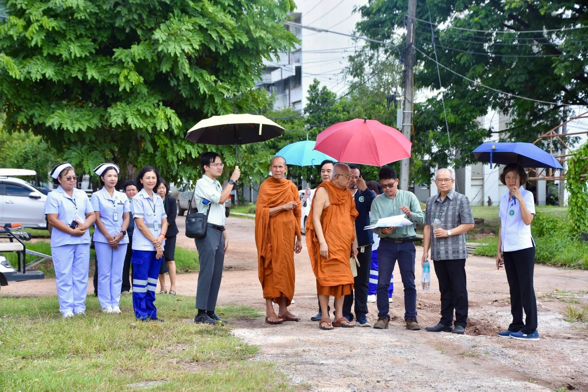 พระเกจิชื่อดัง