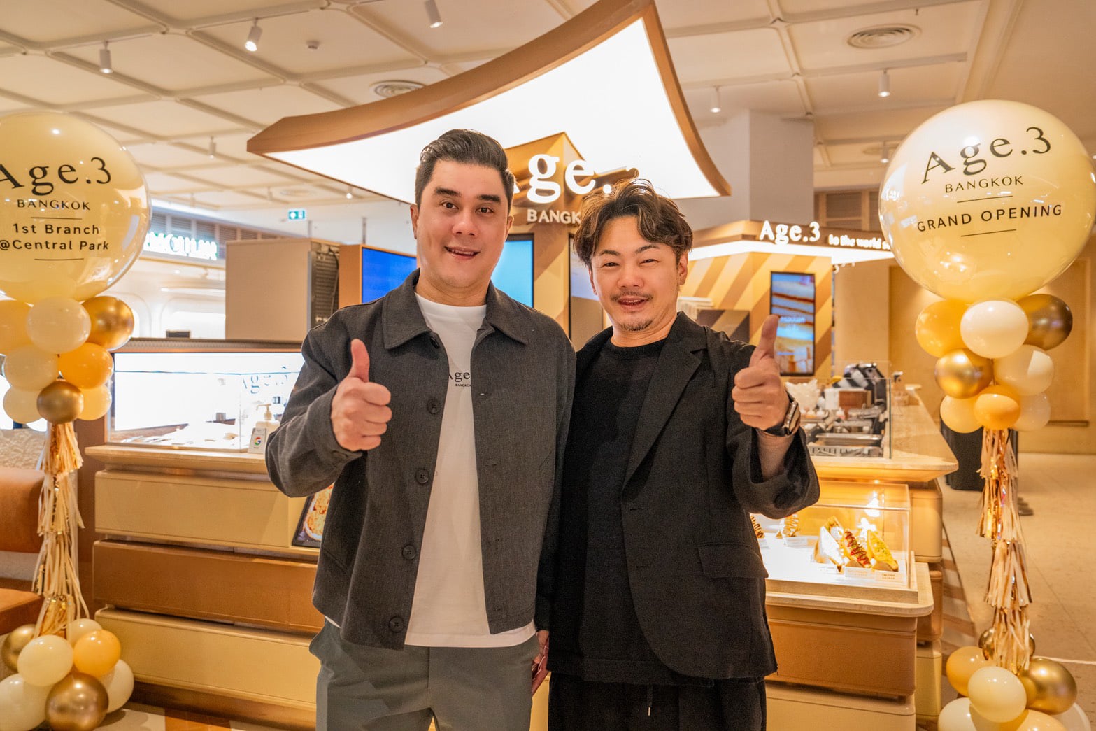 รูป - คุณจักรกฤติ สายสมบูรณ์ และคุณ Koji Nakashima CEO Age.3