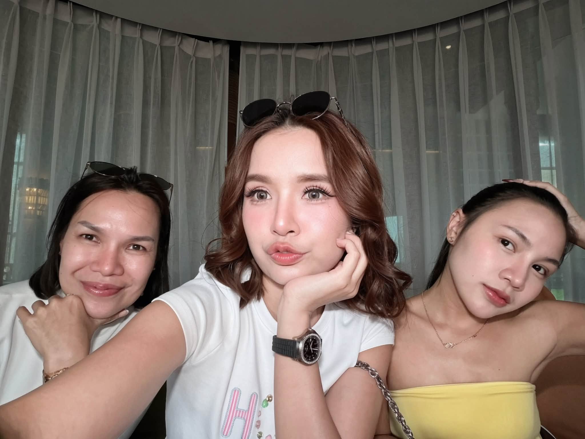 แม่เจนนี่ลิลลี่